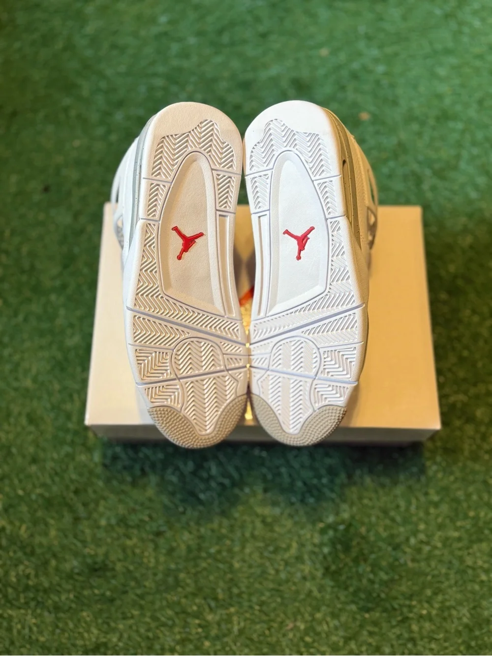 Air Jordan 4 Retro ‘White Oreo’